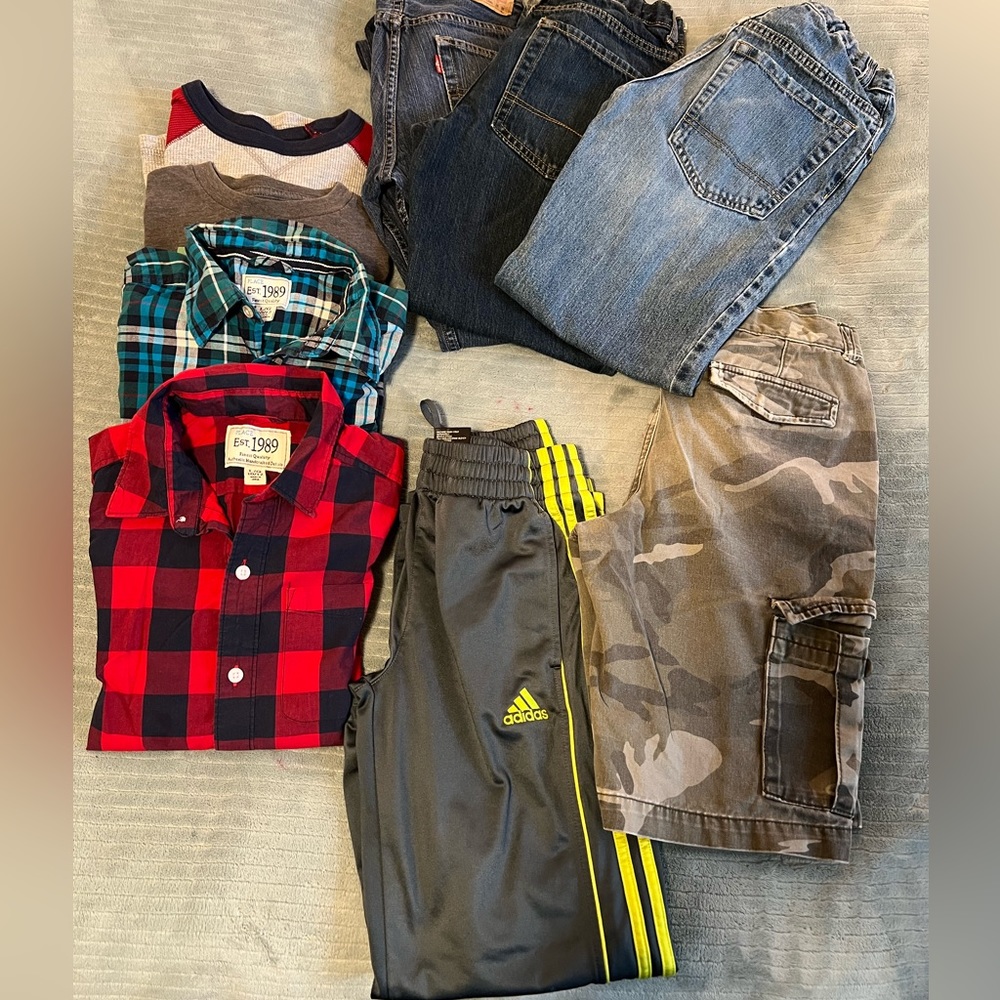 Bundle/lot of boys used boys clothes size 10/12. Worn with life left.